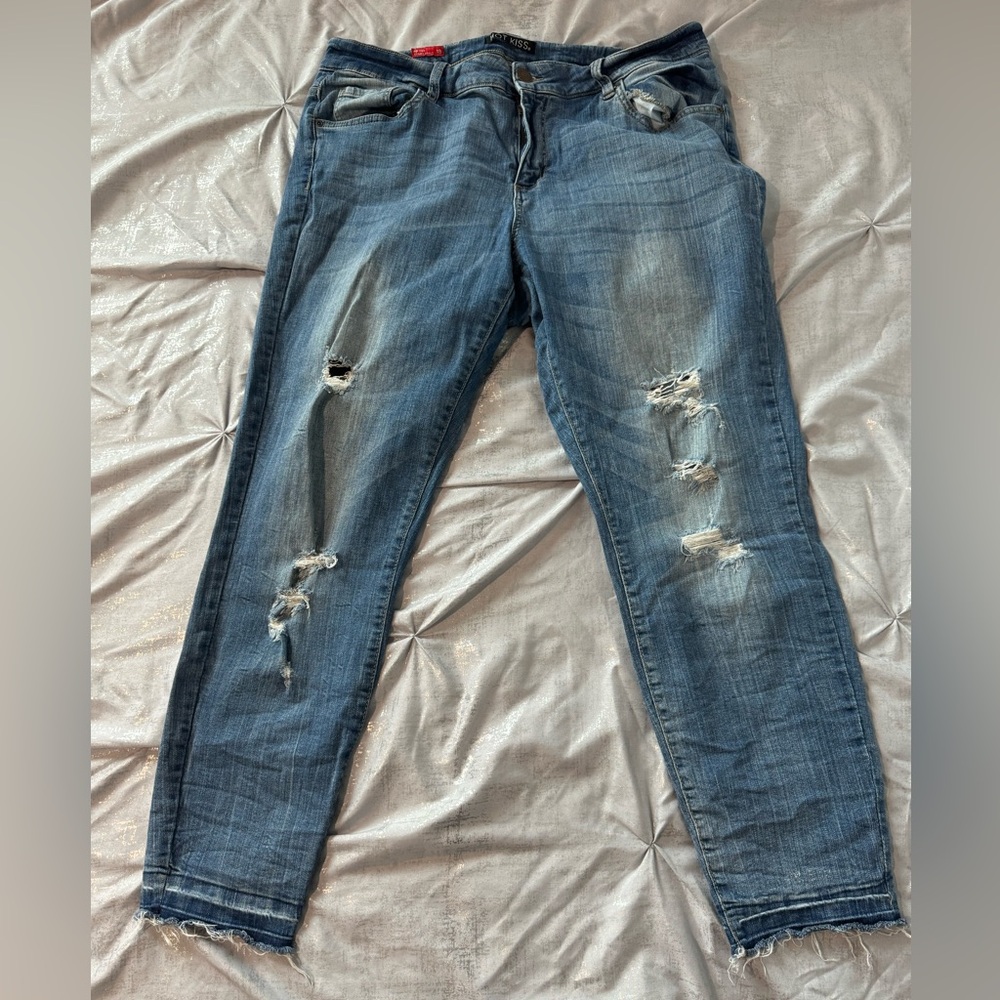 Hot kiss woman’s 18 jeans